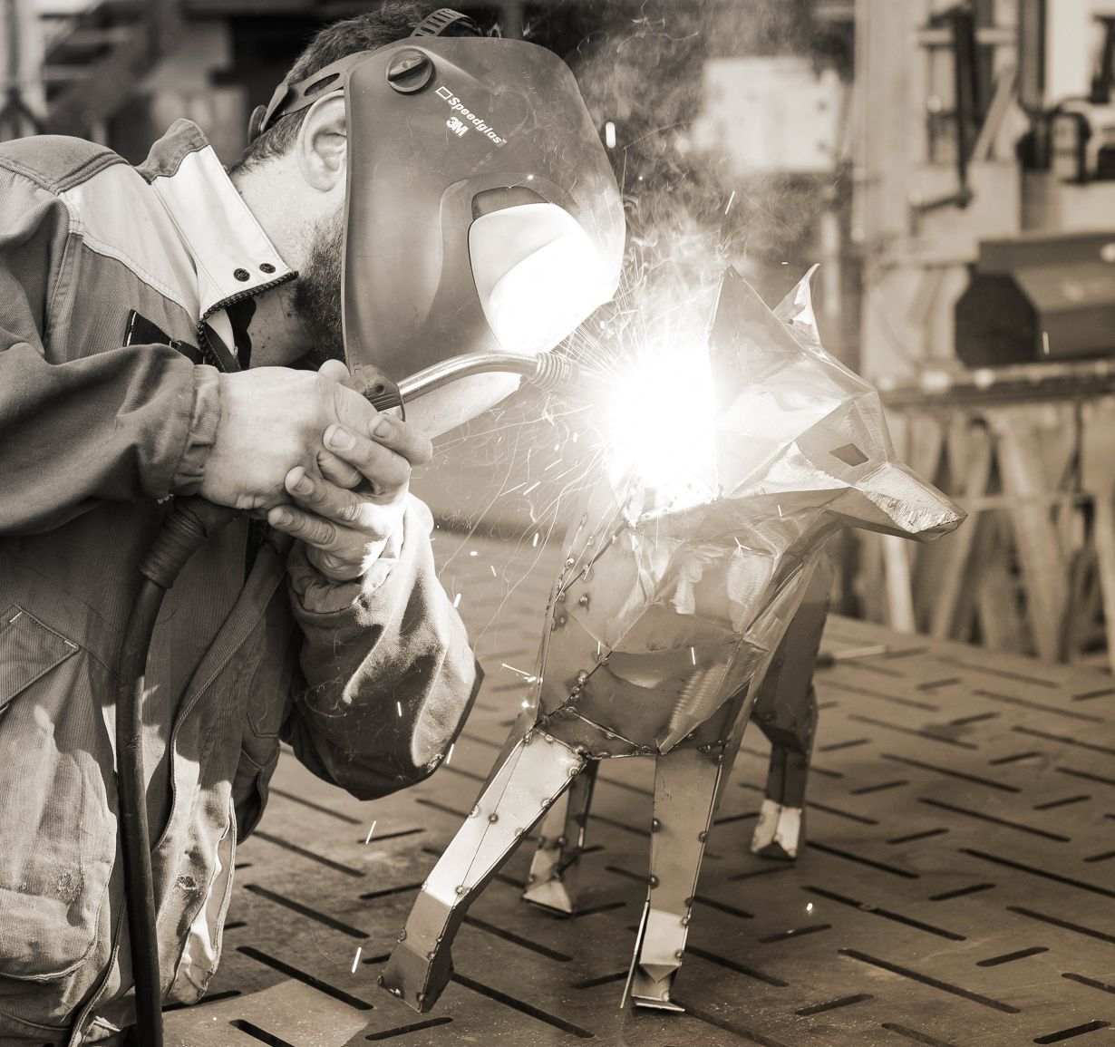 Creation of a 3D steel fox by assembling welded steel sheets by Hilep²